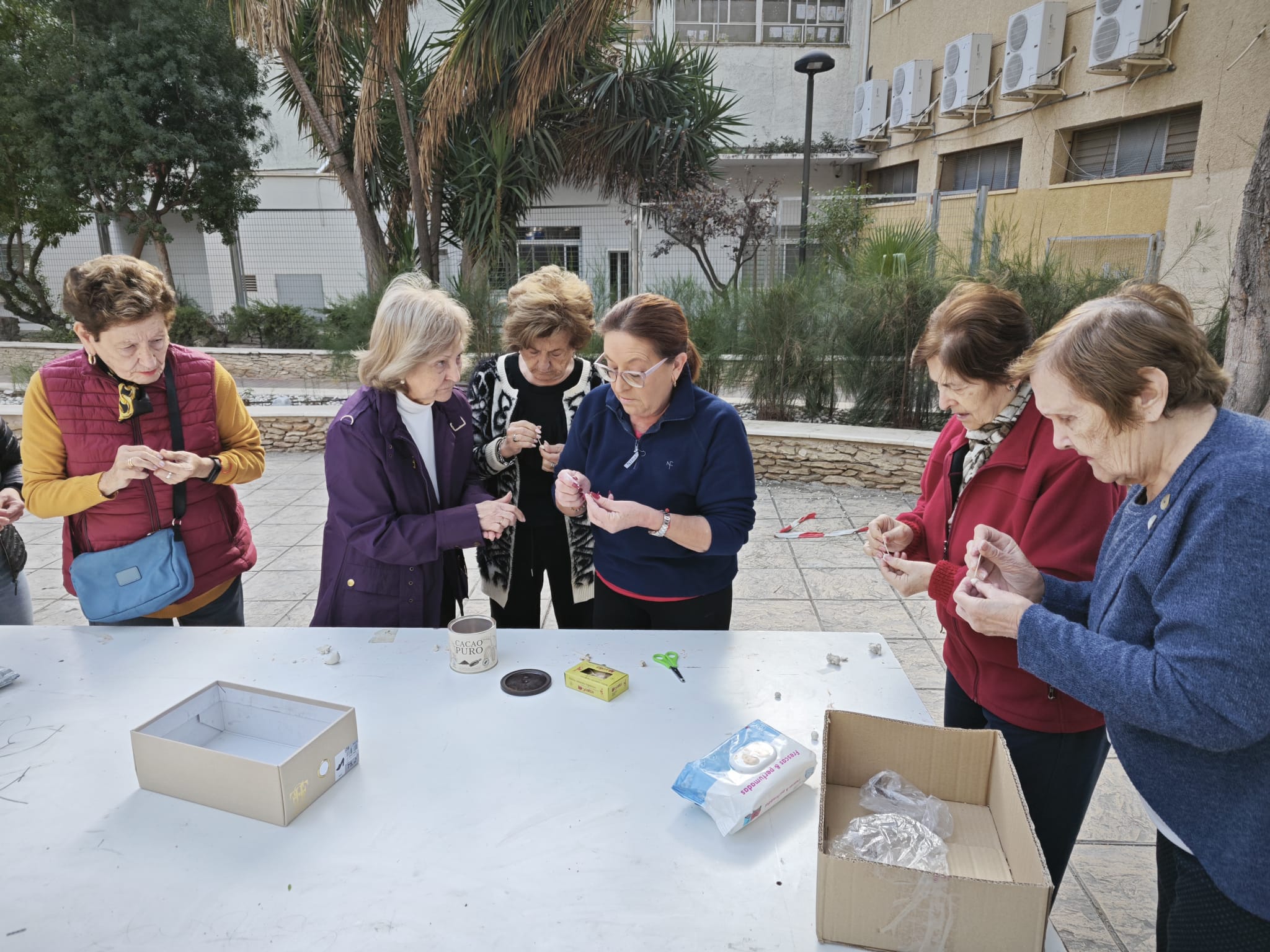 Preparando Articulos Navideos.jpg